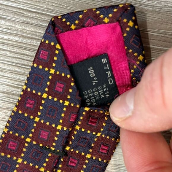 ETRO Silk Geometric Silk Tie Purple and Yellow Classic Tie - Picture 4 of 6